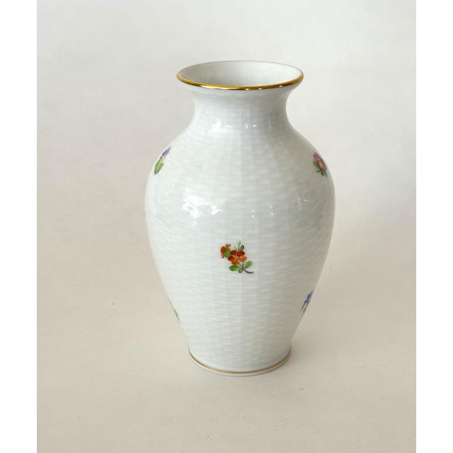 Herend 1980s Herend Printemps Hand-Painted Floral Bouquet Small Vase For Sale - Image 4 of 7