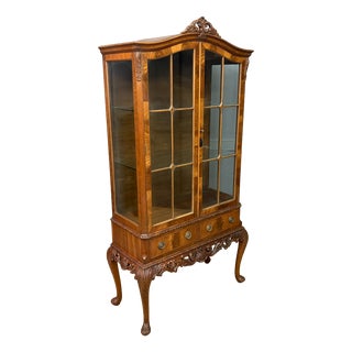 Queen Anne Display Cabinet by Maple & Co., 1930 For Sale