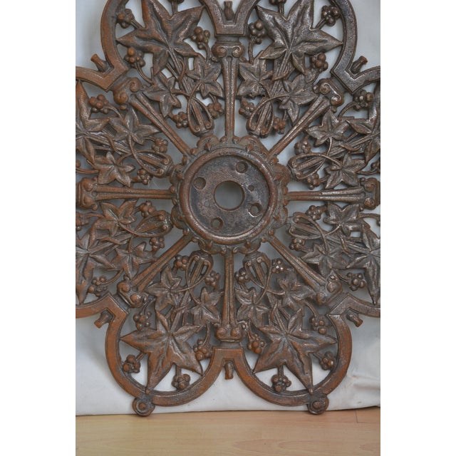 Antique Victorian Cast Iron Ceiling Rose with Ivy Leaves, 1870 For Sale - Image 7 of 14