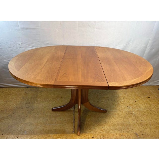 Vintage Extending Round Dining Table in Teak by Parker Knoll, 1970 For Sale - Image 9 of 13