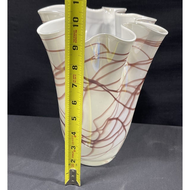 1990s Vintage MCM Murano Style Purple & White Brushstroke Handkerchief Art Glass Vase For Sale - Image 5 of 5