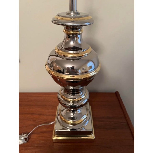 Antique 1930s Silver and Gold Art Deco Moderne Porcelain Table Lamp 35” For Sale - Image 6 of 9