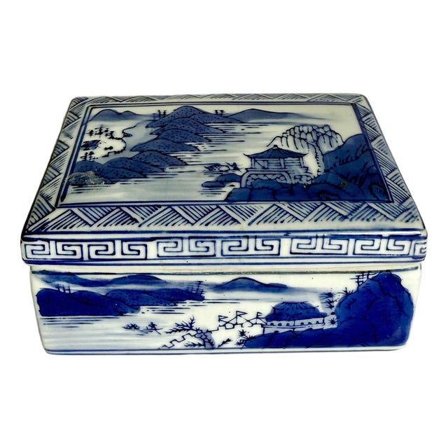 Vintage Blue & White Chinoiserie Porcelain Lidded Trinket Box With Landscape Scene For Sale