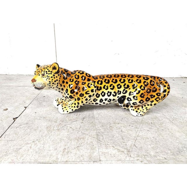 Beautiful hand painted ceramic leopard figure made in italy. 1960's - Italy Good condition, very small little chip on the...