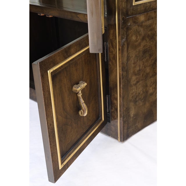 Pair Mastercraft Dome Shape Burl Wood Curio Display Cabinets w Shelves Lights For Sale - Image 15 of 18