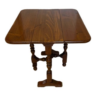 Vintage Ethan Allen Cushman Colonial Style Drop Leaf Gate Leg Accent Table For Sale