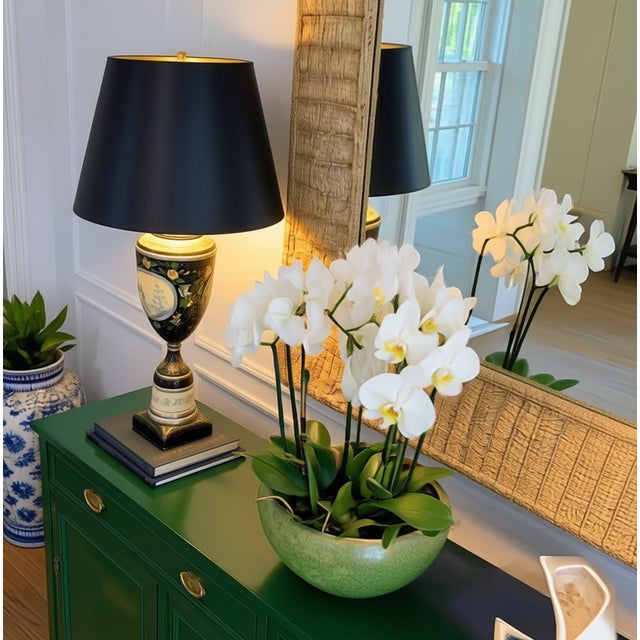 Mid 20th Century Large Vintage Hand-Painted Chinoiserie Black Lacquer Urn Table Lamp For Sale - Image 5 of 10
