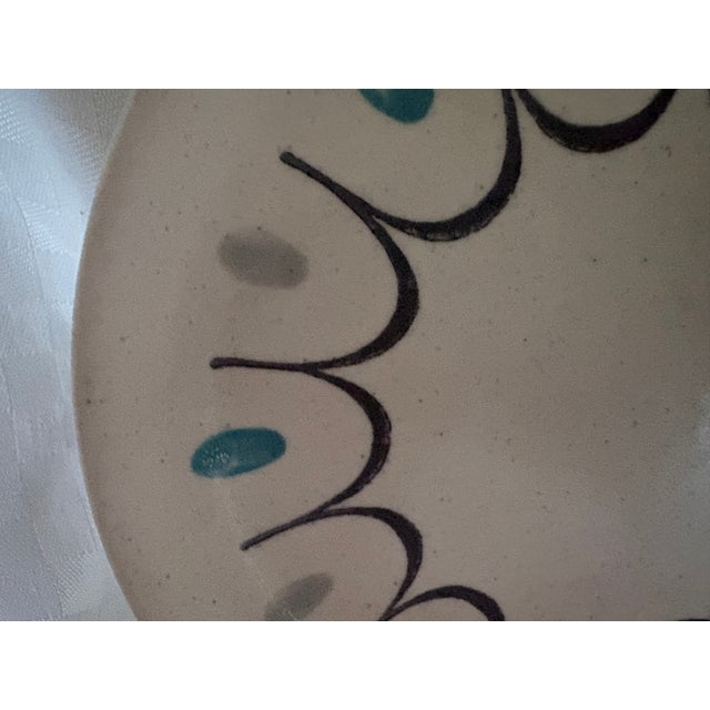 1950s 4 Metlox Dessert Plates and an Oval Serving Plate - 5 pcs For Sale - Image 14 of 14