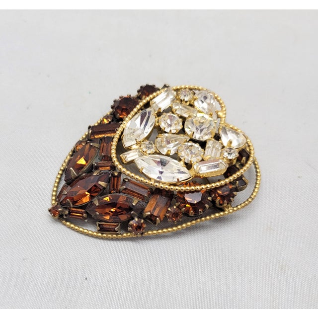 Hattie Carnegie Vintage 1950s Signed Hattie Carnegie Faux-Topaz & Clear Rhinestone Brooch For Sale - Image 4 of 7