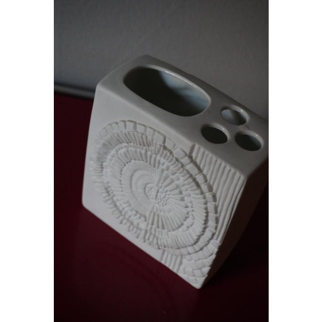 Vintage German Vase with Fossil Design in Biscuit Porcelain from AK Kaiser, 1960s For Sale - Image 4 of 6