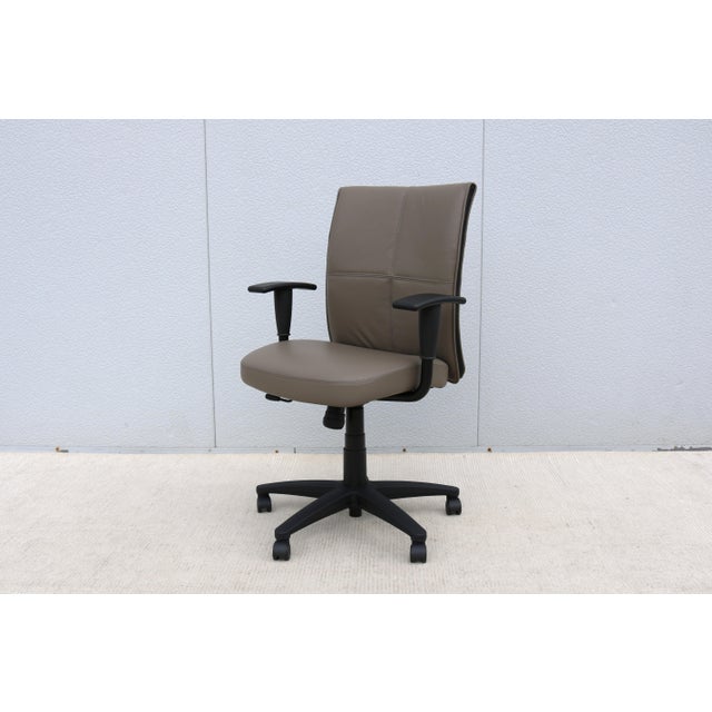2010s Steelcase Turnstone Jacket Ergonomic Executive Desk Chair in Taupe Leather, New For Sale - Image 5 of 18