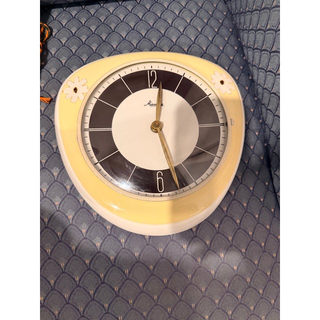 Vintage Mauthe German Ceramic Wall Clock 1950s Yellow Daisy MCM Working 10x9 For Sale - Image 9 of 10