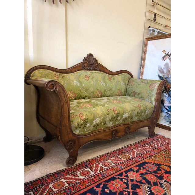 Green Sofa of the Beginnings of 800 Original ORIGINAL in national walnut tapezzatpm in "Lampasso" of green silk with...