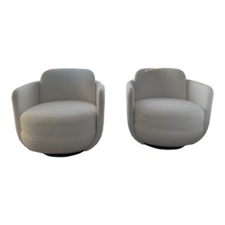 Contemporary Pair of White Swivel Chairs Attributed to Sebastian Herkner for Wittmann For Sale