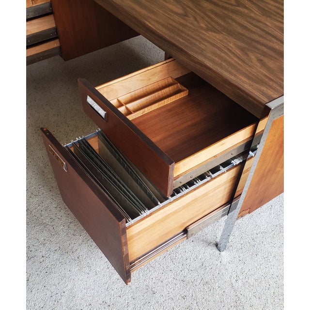 Mid-Century Modern Executive Desk Credenza Set Ge Series 900 Myrtle Desk Co 1960s, 2 Pieces For Sale - Image 14 of 17