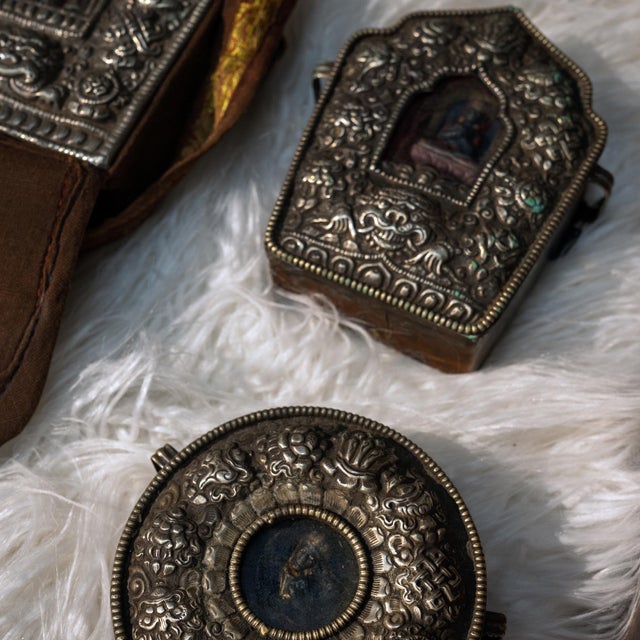 Early 20th Century Tibetan Gau Traveling Shrine For Sale In Chicago - Image 6 of 6