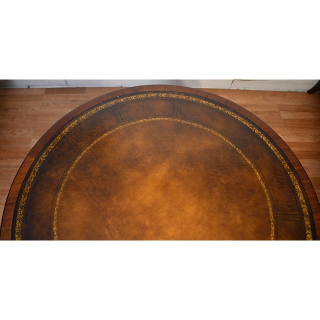 1930s English Chippendale Mahogany & Leather Top Round Center Table / Hall Table For Sale - Image 4 of 16
