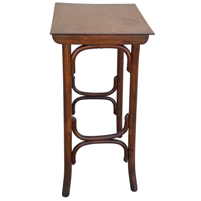 Vienna Secession Bent Oak Pedestal Mid Size Side Nesting Table Attributed to Thonet For Sale - Image 4 of 6