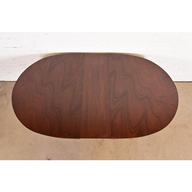 Baker Furniture Style Georgian Carved Mahogany Pedestal Extension Dining Table, Newly Refinished For Sale - Image 10 of 13