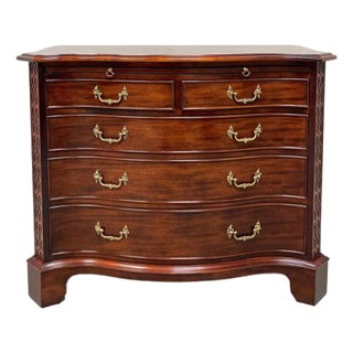 Century Furniture Georgian Style Mahogany Serpentine Front Bachelor's Chest For Sale