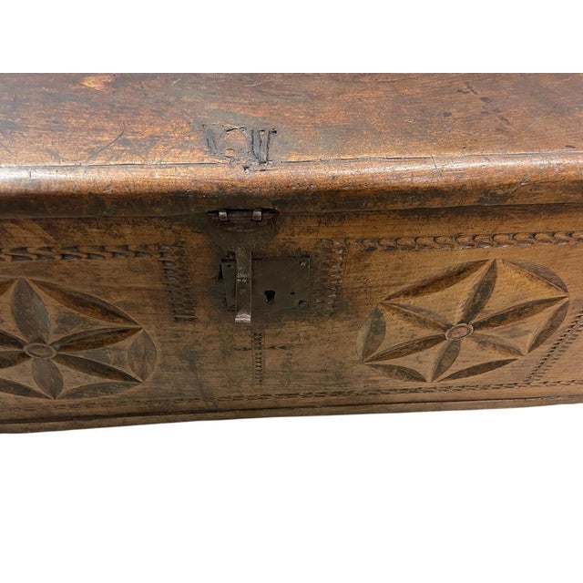 Antique Spanish Walnut Chest, 1600, in Flawless conditions. Designed before 1890