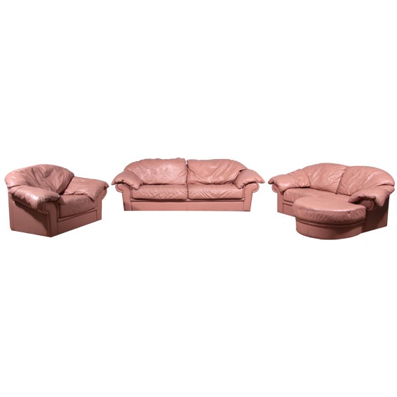 Vintage Italian Lounge Set in Rose Pink Leather, 1970s, Set of 4 For Sale