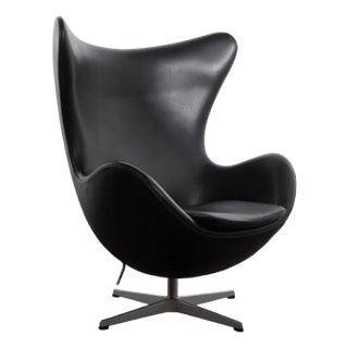 Set of Egg Chair and Ottoman in Aniline Leather with Polished Aluminium Base by Arne Jacobsen for Fritz Hansen, 2005 For Sale