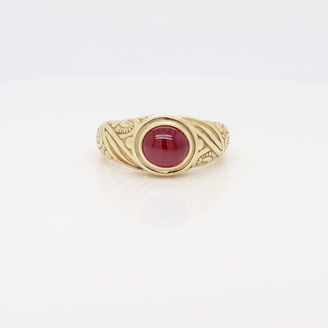 Late 20th Century Renaissance Style 18k Gold & Ruby Cabochon Cocktail Ring For Sale - Image 5 of 12