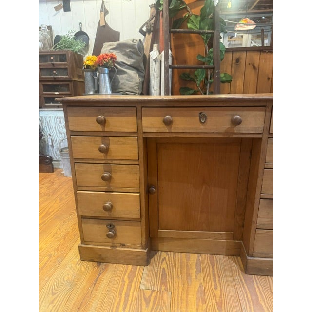 Early 20th Century Antique Pine 11 Drawer Kneehole Desk With Matching Wooden Knobs For Sale - Image 5 of 11