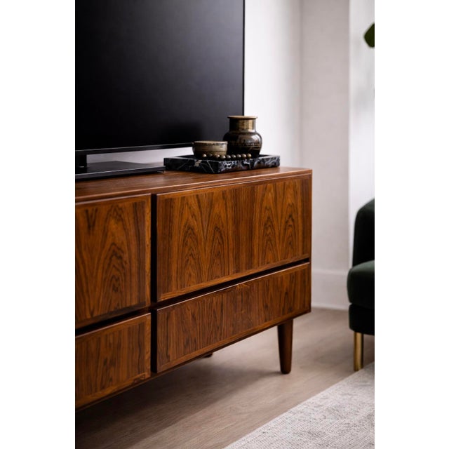 Mid Century Danish Rosewood Credenza | Sideboard Dresser by Omann Jun, Denmark, C. 1960s For Sale In New York - Image 6 of 17