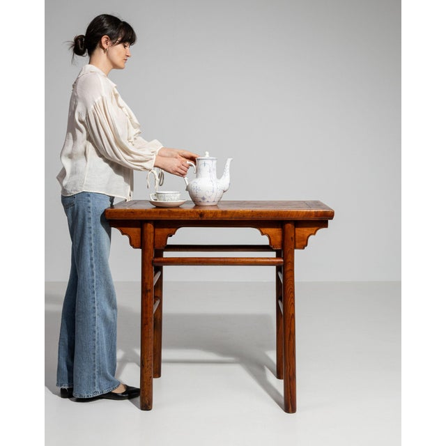 This table carries genuine presence, its dark aged wood, turned round immediately setting the tone for the piece. Dating...