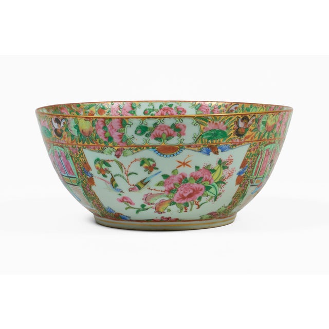 Chinese Antique Chinese Export Porcelain Rose Medallion Bowl For Sale - Image 3 of 10