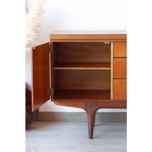 Vintage Teak Sideboard from Greaves & Thomas, 1960s For Sale - Image 4 of 18