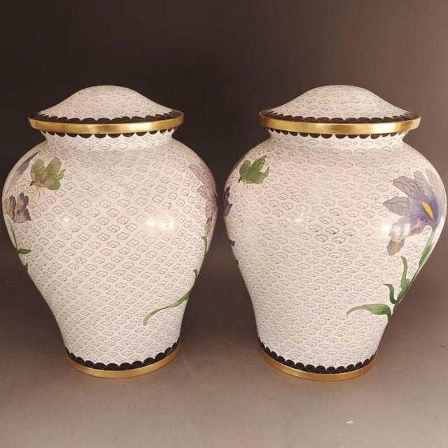 Late 20th Century Pair of Vintage Cloisonné Enamel Iris Floral Lidded Jars / Tea Caddies For Sale - Image 5 of 9