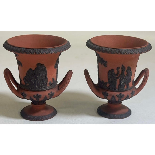 Wedgwood Antique 19th Century Miniature Wedgwood Rosso Antico & Basalt Neoclassical Urns or Handled Vases - A Pair For Sale - Image 4 of 4