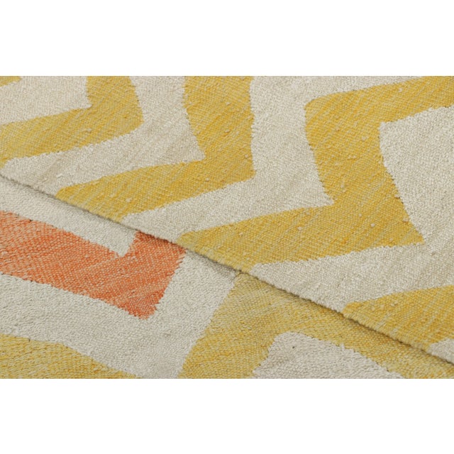 Vintage Egyptian Kilim With Gold and Chevrons - Rug & Kilim For Sale In New York - Image 6 of 7