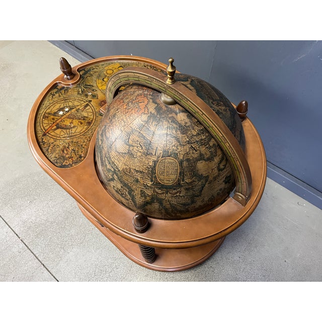 Vintage Globe Bar, 1950s, in Good conditions. Designed 1950 to 1959