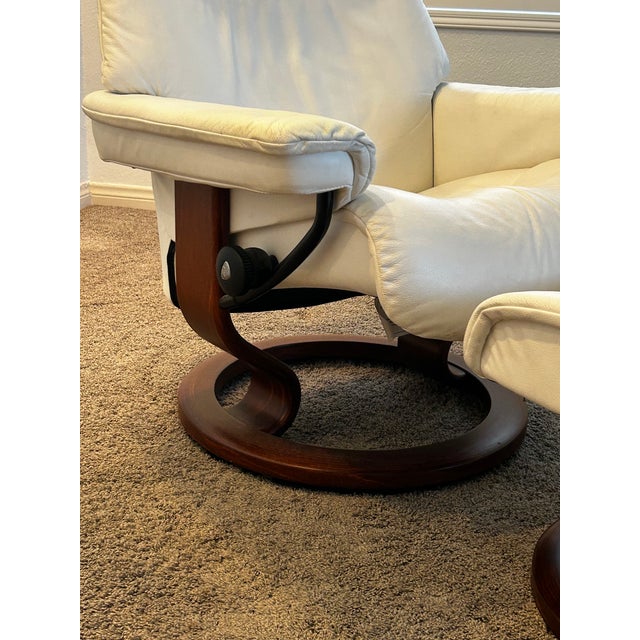 Mid 20th Century Scandinavian Ekornes Stressless Lounge Chair and Ottoman in White Leather & Rosewood For Sale - Image 12 of 18