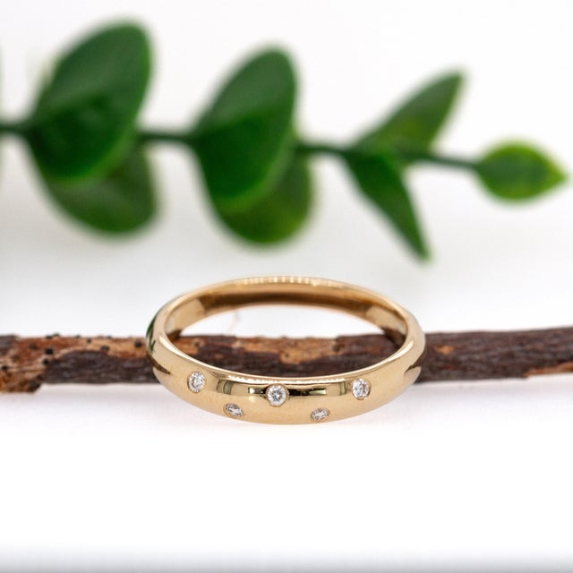 Contemporary 14k Solid Gold Wedding Band With Earth Mined Diamond Accents, Size 6.75 For Sale - Image 3 of 7