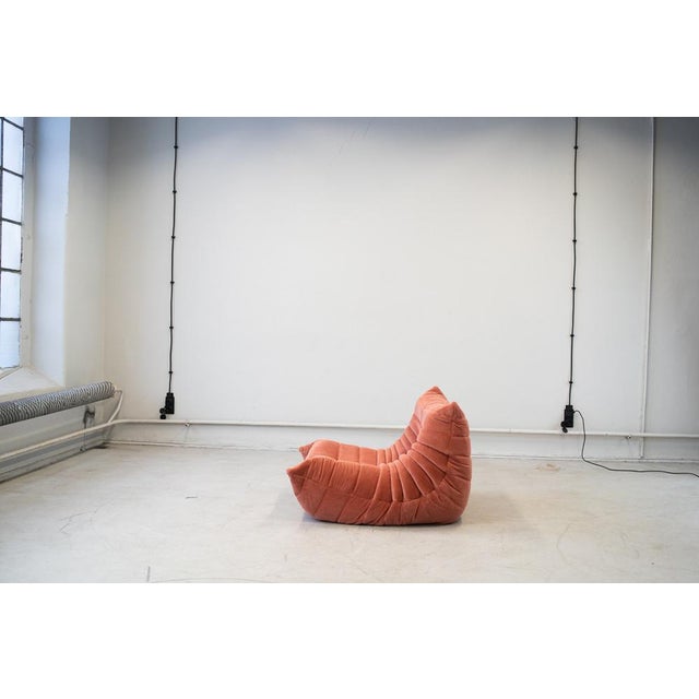 Togo Lounge Chair in Coral Corduroy by Michel Ducaroy for Ligne Roset, in Very Good conditions. Designed 1970 to 1979 I...