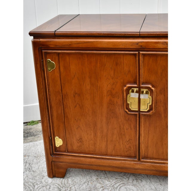 Wood Thomasville Cherry Wood Server Vintage Asian Influenced Flip Top Brass For Sale - Image 7 of 13