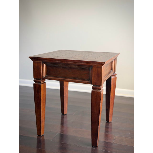 Late 20th Century Late 20th Century Georgian Revival Mahogany End Side Accent Lamp Table in the Style of Baker Henredon Drexel Heritage For Sale - Image 5 of 9