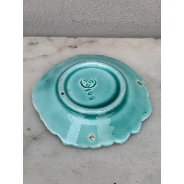Villeroy & Boch German Green Majolica Leaf Butter Pat Villeroy Boch Circa 1890 For Sale - Image 4 of 4