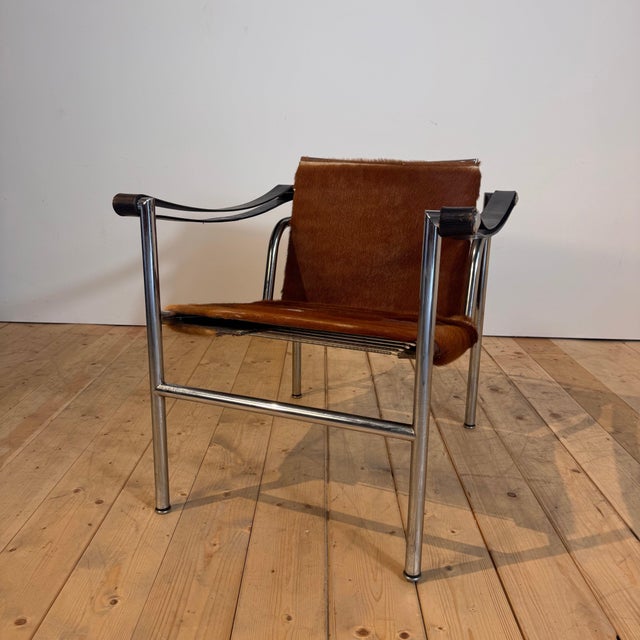 Stone LC1 Sling Chair by Le Corbusier, Pierre Jeanneret and Charlotte Perriand for Cassina For Sale - Image 7 of 7