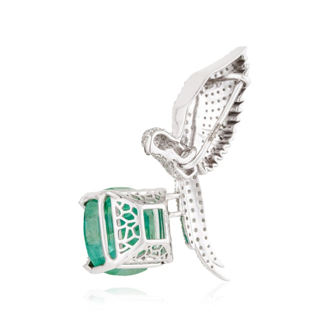 Nature-Inspired 6.59ct Cushion Emerald & Diamond Bird Brooch in 14k White Gold For Sale - Image 9 of 14