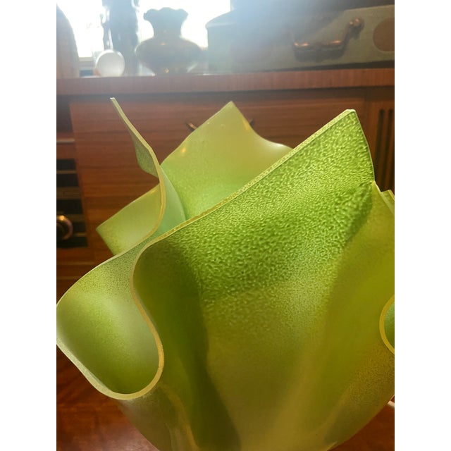 Mid-Century Modern Vintage Postmodern Soleillade Linco Green Sculptural Handkerchief Table Lamp For Sale - Image 3 of 6