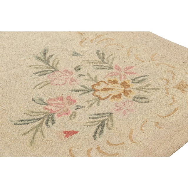 Vintage Hooked Rug in Cream With Floral Medallion | Rug & Kilim For Sale In New York - Image 6 of 7