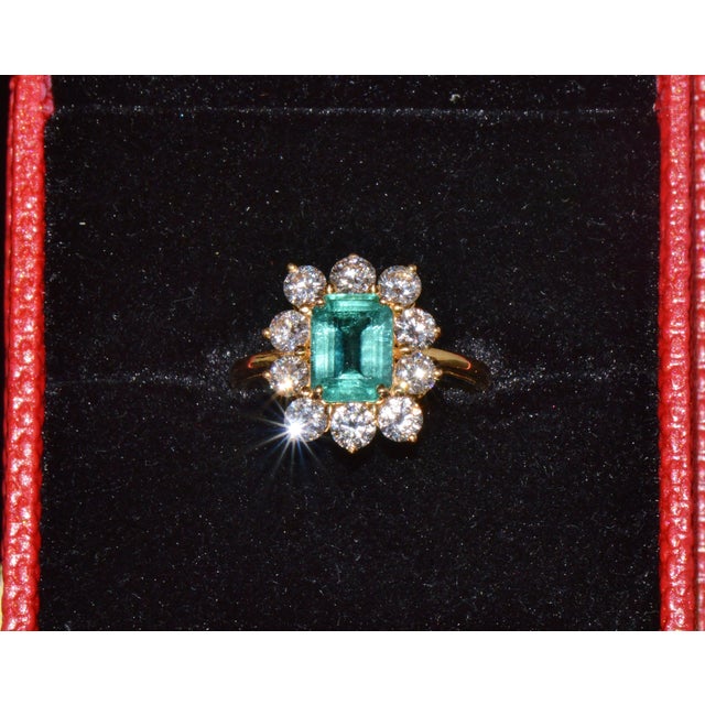 Certified Natural 2.73cts Diamond Emerald 18k Gold Dinner Halo Ring For Sale - Image 12 of 14