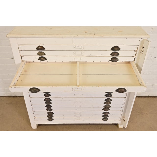 Antique Arts & Crafts White Painted 18-Drawer Flat File Printer's Cabinet, Circa 1900 For Sale - Image 10 of 15