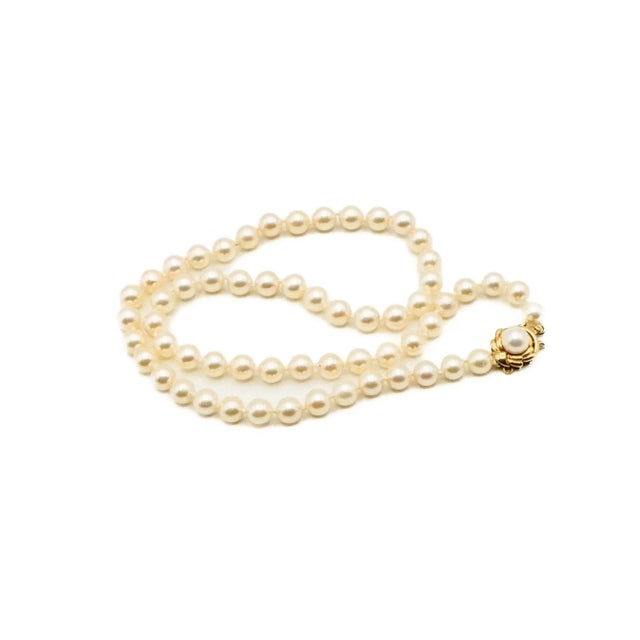 Vintage Akoya Pearl Necklace With 14k Gold Clasp For Sale - Image 4 of 4